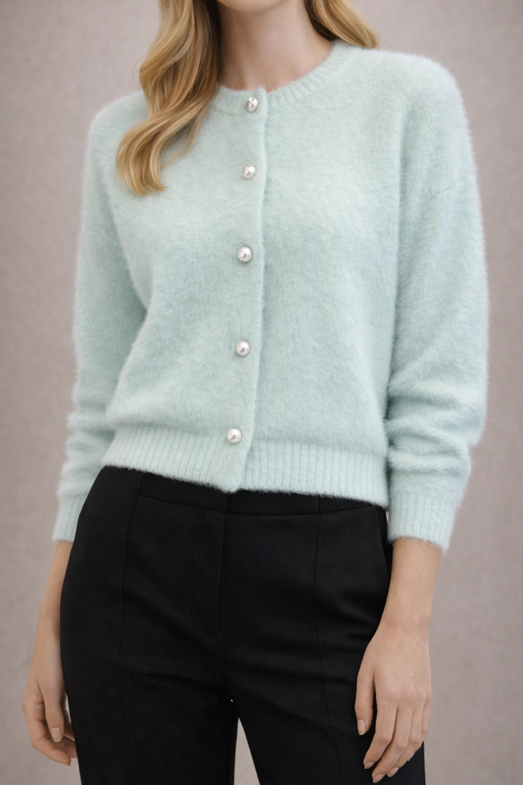 Gilet doux à boutons perle