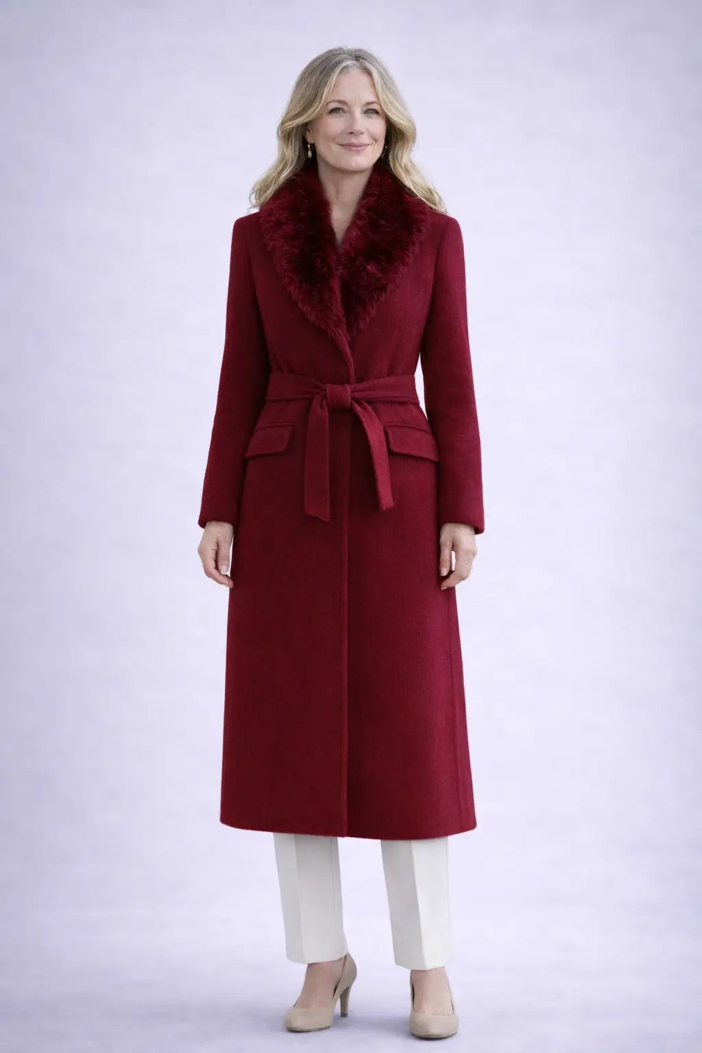 Manteau long élégant avec col en fausse fourrure